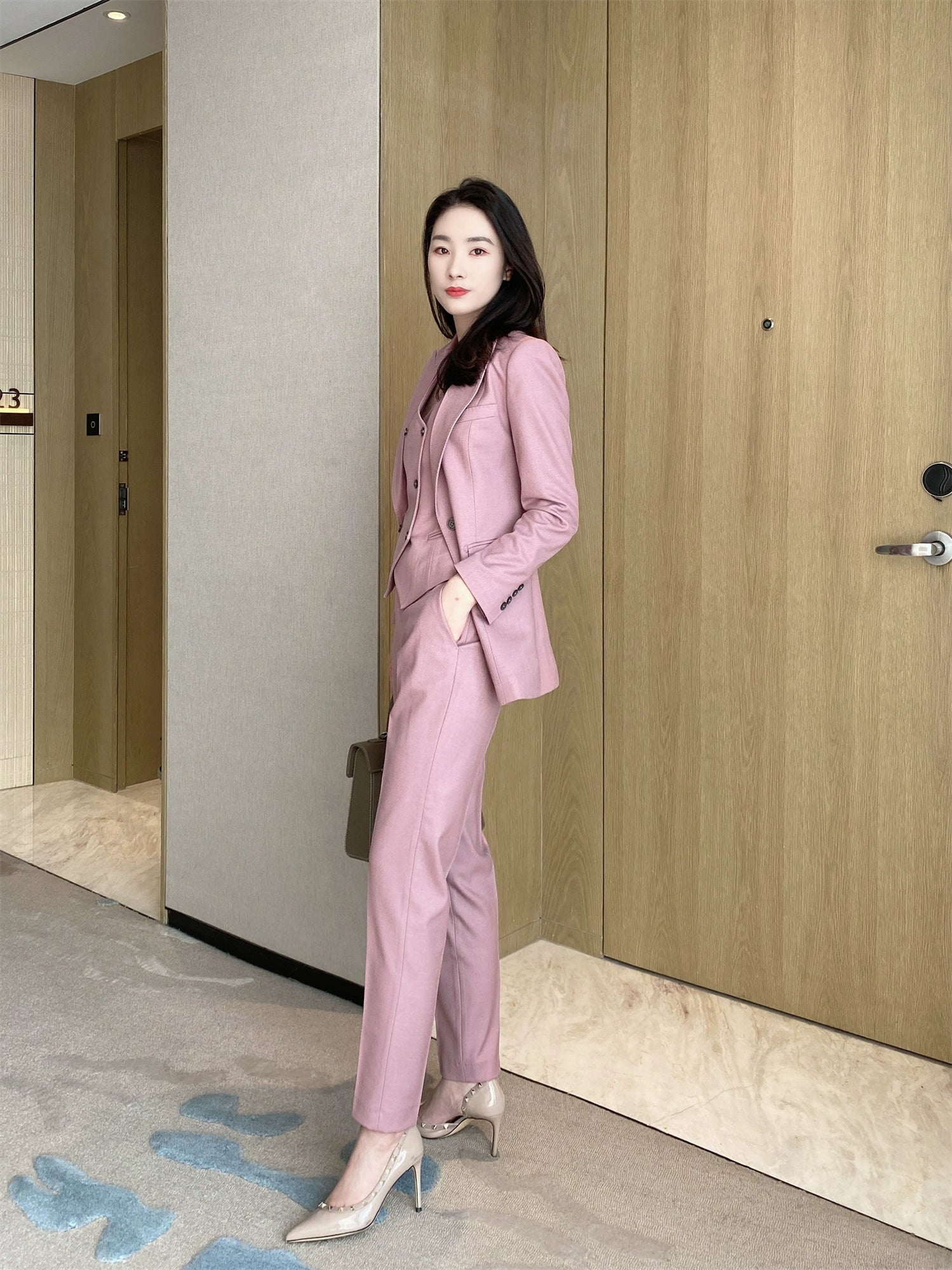 Fuchsia Ice Rose Powder Women's Slim Fit 3-Piece Suit Set