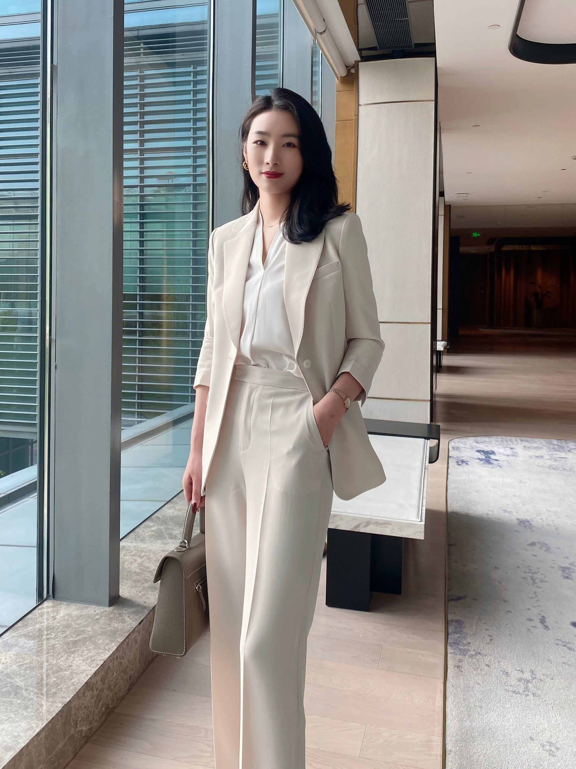 Summer White Leisure Suit Set with Loose Straight Pants and Seven‑Sleeve Top