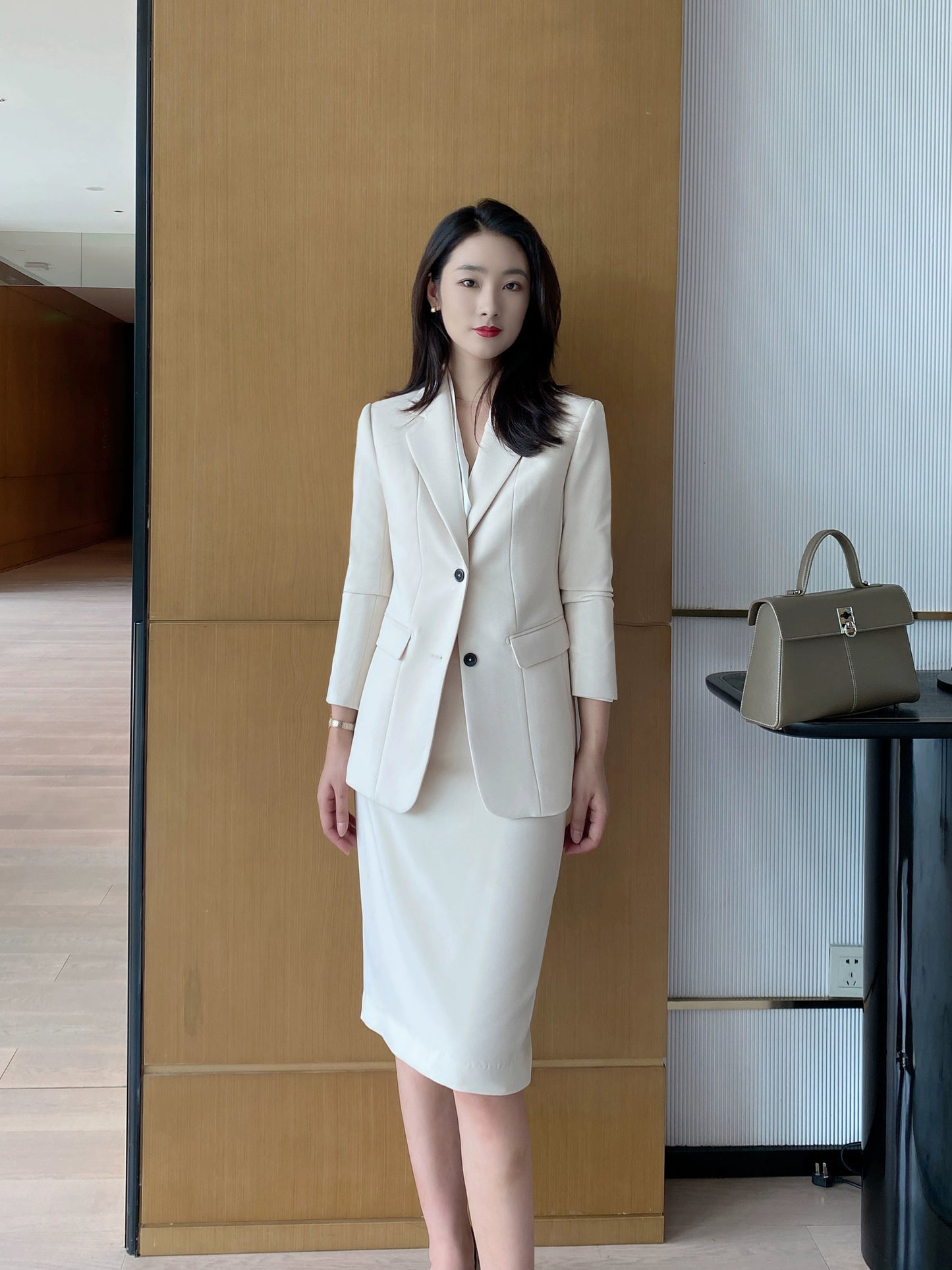 Elegant Off-White Women's Suit Jacket with A-Line Skirt