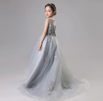 Exquisite Princess Wedding Dress: Noble Tulle Gown for Piano Performances