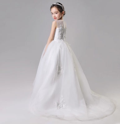 Exquisite Princess Wedding Dress: Noble Tulle Gown for Piano Performances