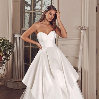 New Wedding Dress Simple Satin French Smear Chest Thin Princess Super Fairy Drag Tail Bride Wedding Dress