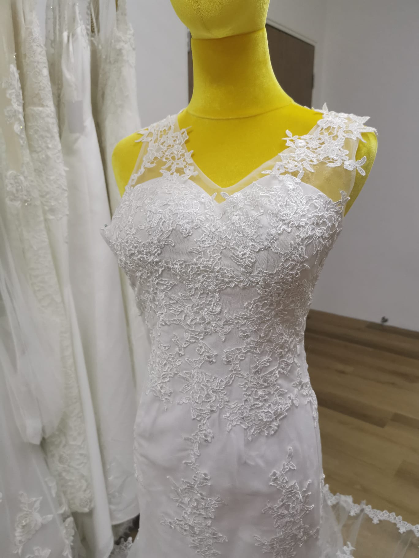 Wedding Bridal Gown R-0292