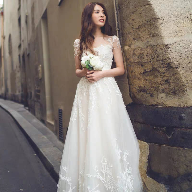 French light wedding dress new bride Sen line ultra-fairy Hepburn a word shoulder-length thin drag tail out of the small man