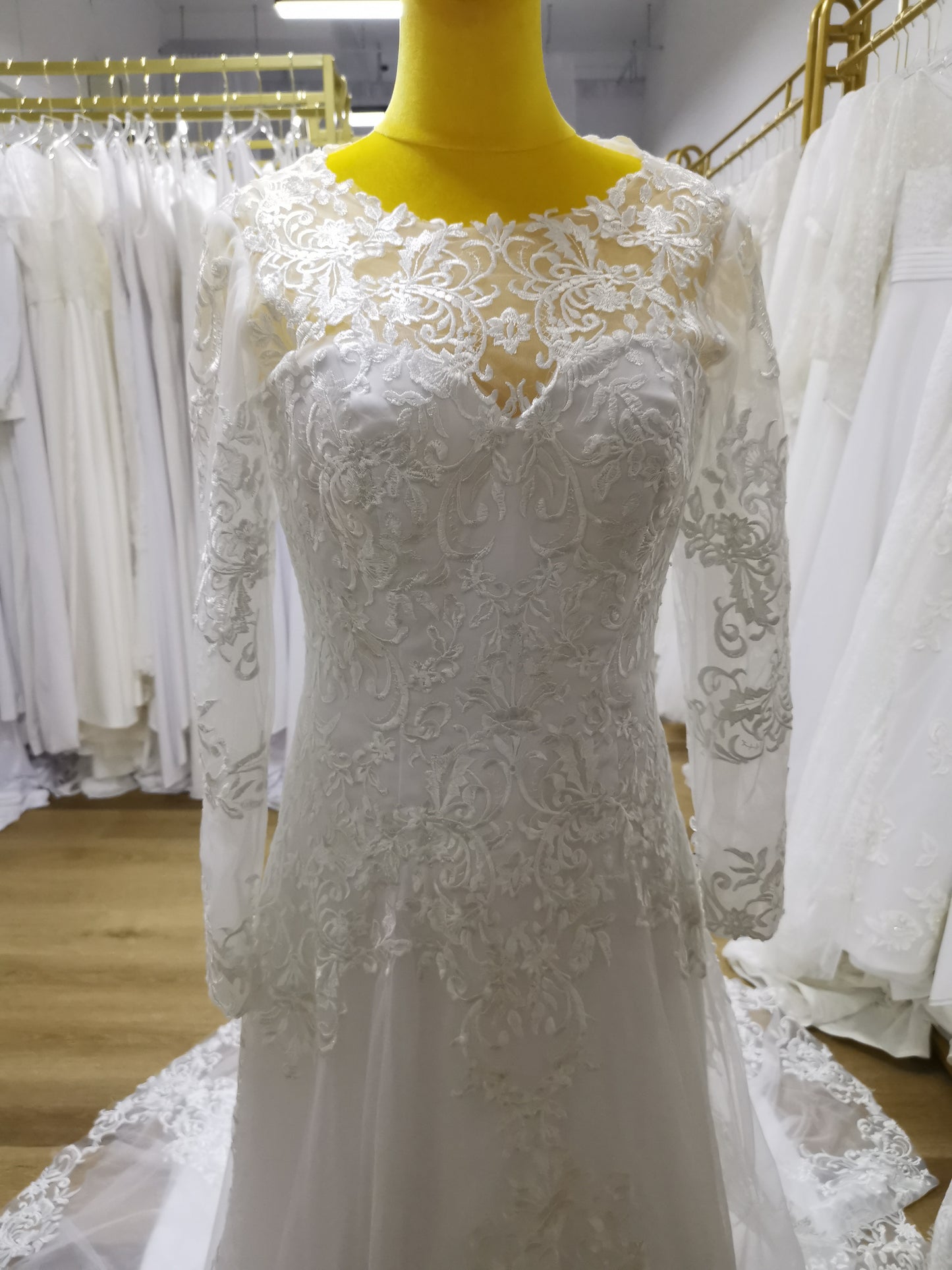 wedding bridal gown R-0019