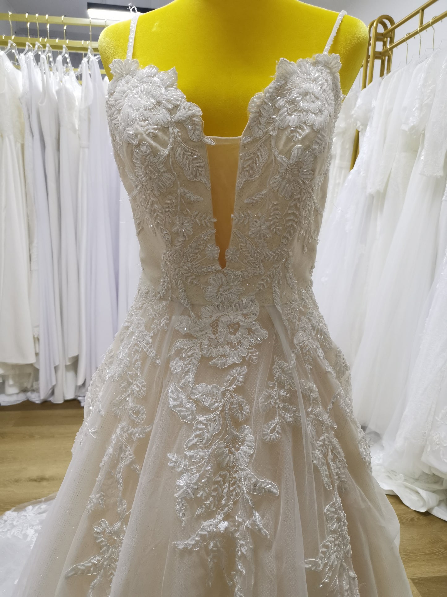 Wedding bridal gown 7-0005