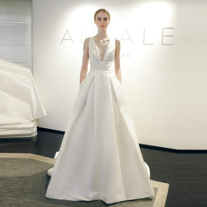 New French Wedding Dress 2022 Satin Slim V Neck European Court A Pendulum Tail Wedding Dress Sen Sen