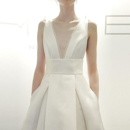 New French Wedding Dress 2022 Satin Slim V Neck European Court A Pendulum Tail Wedding Dress Sen Sen