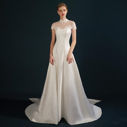Satin main wedding dress 2022 new summer temperament high-level minimalist atmospheric French retro small drag-tail welcome small man