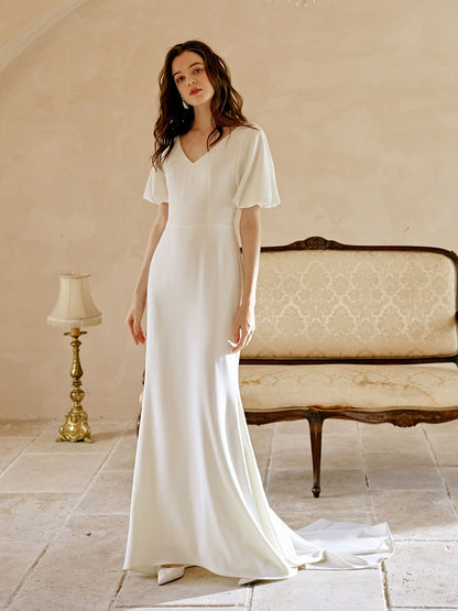 Bride French v Collar wide-sleeved fishtail light wedding dress.